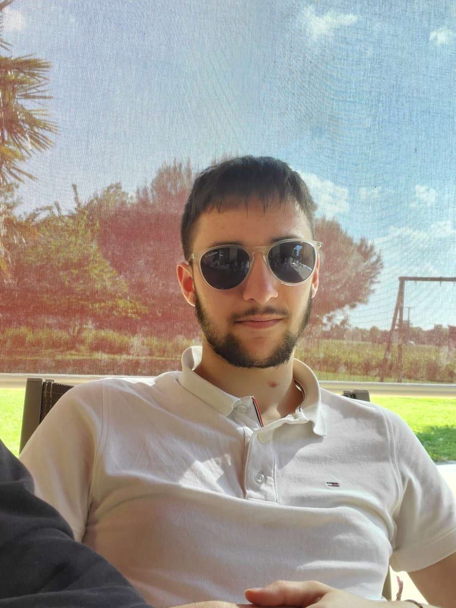 Profil de Levon